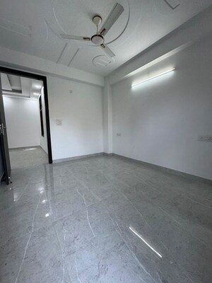 Room in 2 BHK Apartment at Chattarpur – for Rent