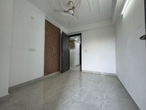 Room in 2 BHK Apartment at Chattarpur – for Rent