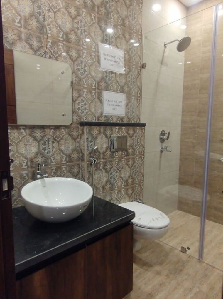 Bathroom, new ashok nagar 2 Bedroom 500 Sq.Ft. Apartment In New Ashok Nagar Delhi 9786950