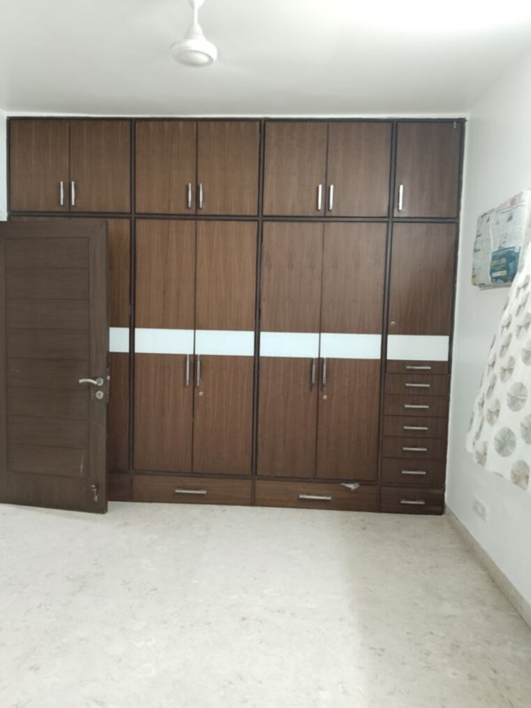 Room, jasola 4 Bedroom 3000 Sq.Ft. Builder Floor In Jasola Delhi 10439325