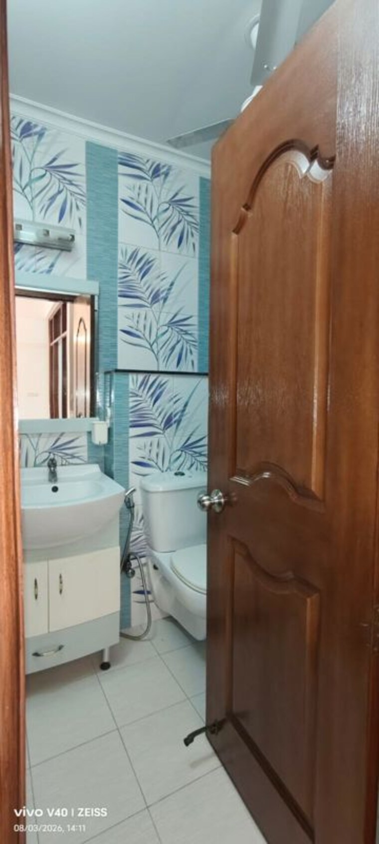 Bathroom, defence colony 3 Bedroom 217 Sq.Yd. Builder Floor In Defence Colony Delhi 10603309