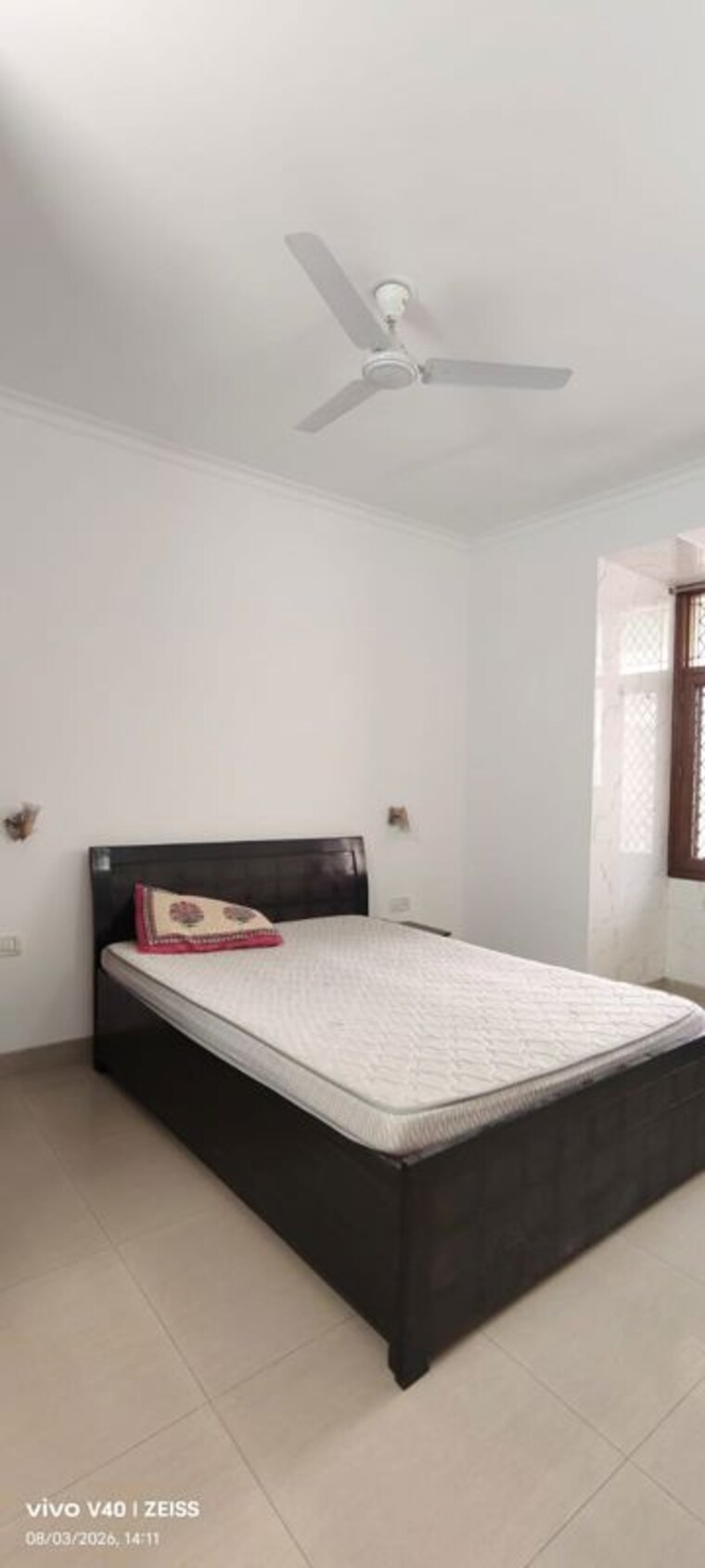 Bedroom, defence colony 3 Bedroom 217 Sq.Yd. Builder Floor In Defence Colony Delhi 10603309