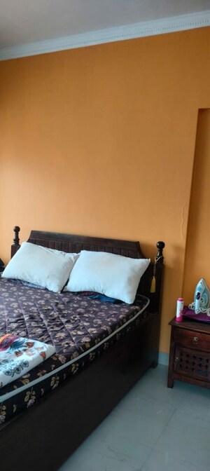 Bedroom in 2 BHK Apartment at Garden View Apartment, Goregaon East – for Rent