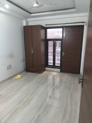 Room in 3 BHK Builder Floor at Chattarpur – for Rent
