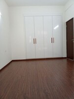 3 BHK + Servant Room,Study Room,Extra Room,Basement,Store Room 1980 Sq.Ft. Apartment in DLF Regal Gardens