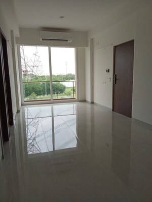 Room in 3 BHK Apartment at DLF Regal Gardens, Sector 90 – for Rent