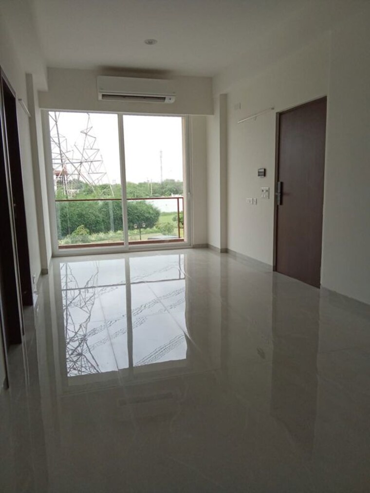 Room, dlf-regal-gardens 3 Bedroom 1980 Sq.Ft. Apartment In Sector 90 Gurgaon 10603324