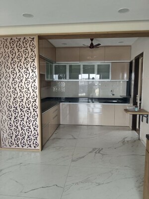 Room in 3 BHK Apartment at Naren Bliss Phase I, Magarpatta Road – for Sale