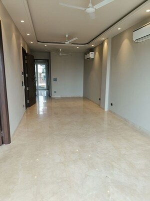Room in 3 BHK Builder Floor at Chittaranjan Park – for Rent