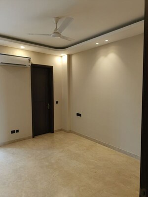Room in 3 BHK Builder Floor at Chittaranjan Park – for Rent