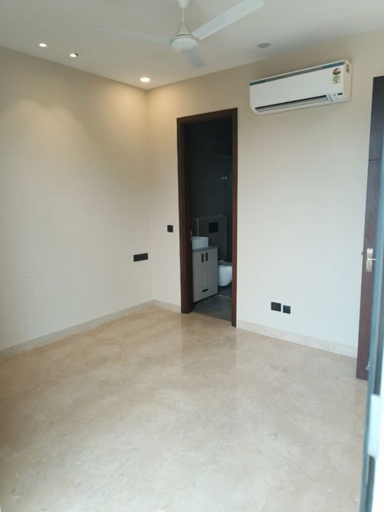 Room, chittaranjan park 3 Bedroom 160 Sq.Yd. Builder Floor In Chittaranjan Park Delhi 10603344