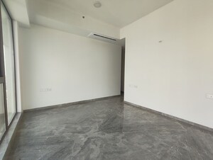 Room in 3 BHK Apartment at Prestige Jasdan Classic, Mahalaxmi – for Rent