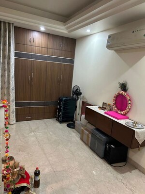 Furnished Amenities in 3 BHK Builder Floor at Greater Kailash ii – for Rent