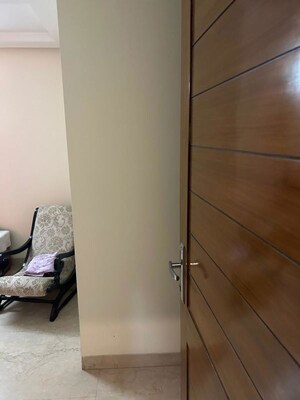 Furnished Amenities in 3 BHK Builder Floor at Greater Kailash ii – for Rent