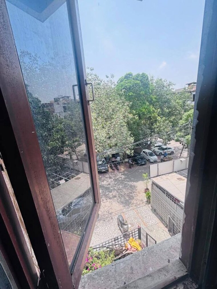 Balcony, kailash colony 1 Bedroom 600 Sq.Ft. Builder Floor In Kailash Colony Delhi 10603351