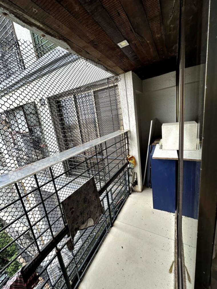 Balcony, shiv-darshan-tower-malad-west 2 Bedroom 950 Sq.Ft. Apartment In Malad West Mumbai 10603363