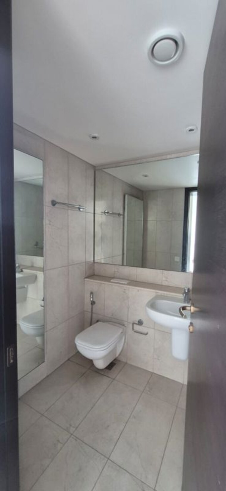 Bathroom, panchshil-towers 4 Bedroom 3400 Sq.Ft. Apartment In Kharadi Pune 10603380