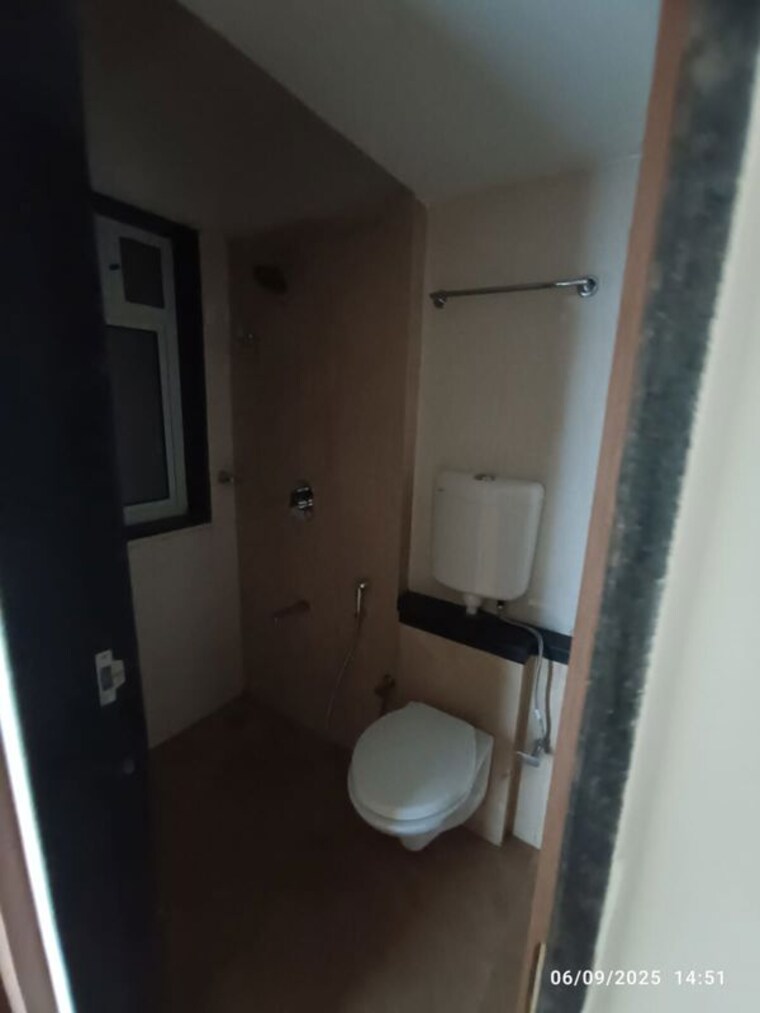 Bathroom, worli 2 Bedroom 700 Sq.Ft. Apartment In Worli Mumbai 10603382