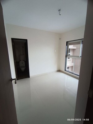 Room in 2 BHK Apartment at Worli – for Rent