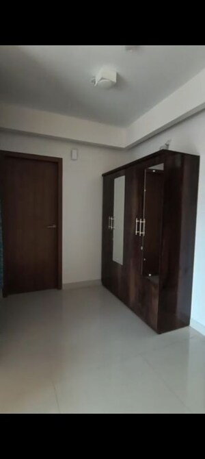 Room in 2 BHK Apartment at Worli – for Rent