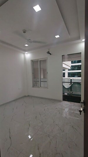 Room in 4 BHK Apartment at Indiabulls Sky Forest, Lower Parel – for Rent