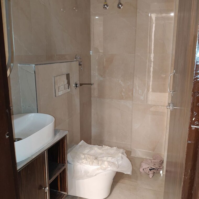 Bathroom, nawada 3 Bedroom 100 Sq.Yd. Builder Floor In Nawada Delhi 10603385
