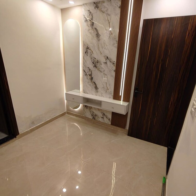 Bathroom, nawada 3 Bedroom 100 Sq.Yd. Builder Floor In Nawada Delhi 10603385