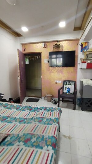 Studio Apartment For Sale in Malad West