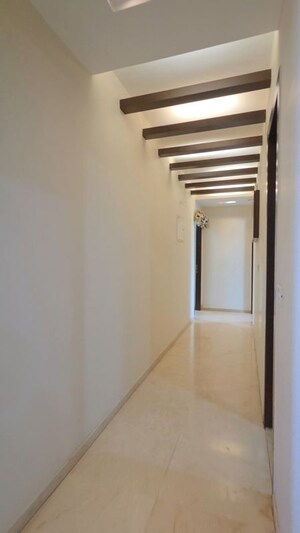 Corridor in 5 BHK Penthouse at Hiranandani Meadows, Manpada – for Rent