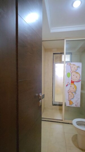 Master Bedroom in 5 BHK Penthouse at Hiranandani Meadows, Manpada – for Rent