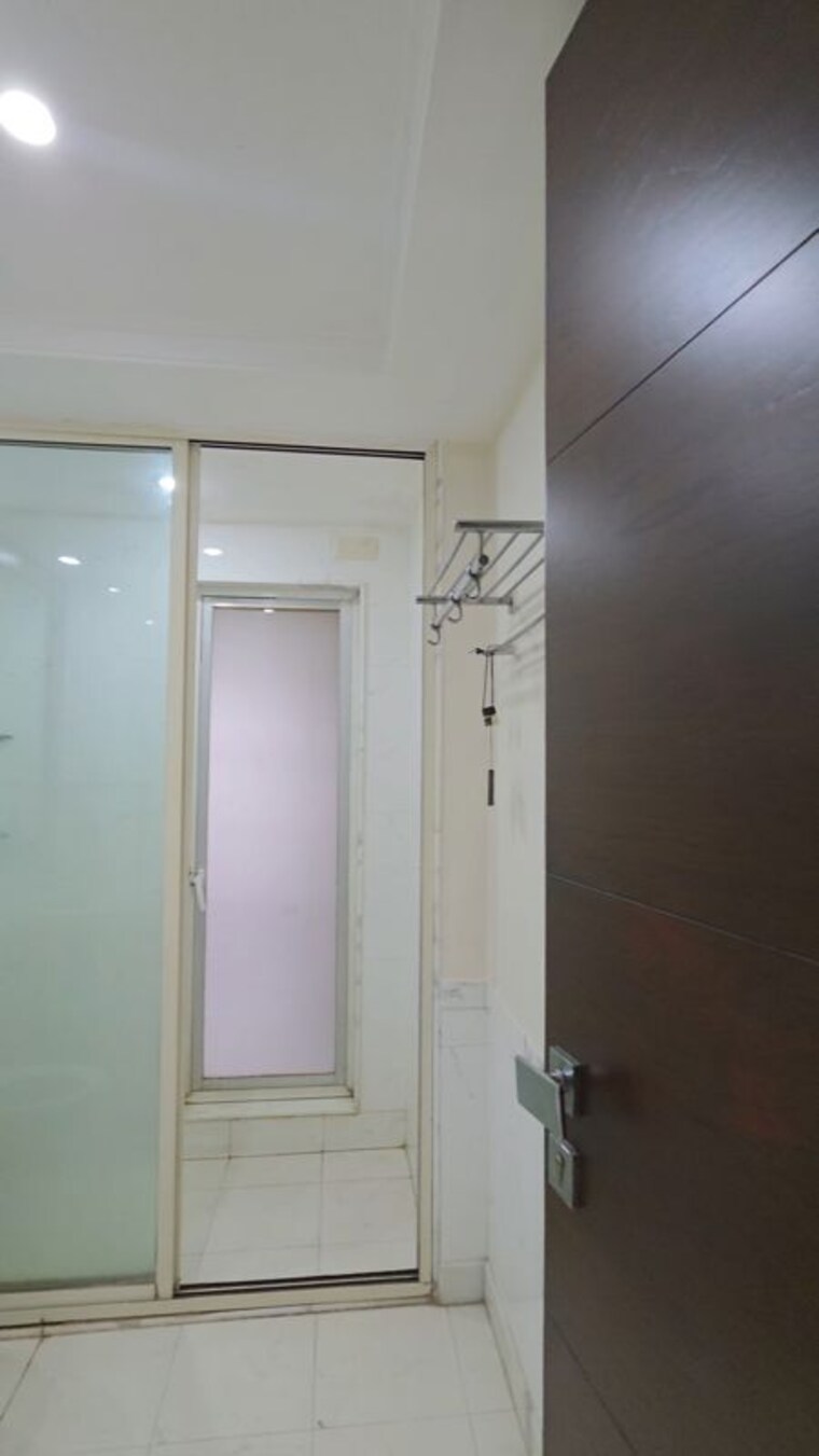 Attached Bathroom, hiranandani-meadows 5 Bedroom 5000 Sq.Ft. Penthouse In Manpada Thane 10603414
