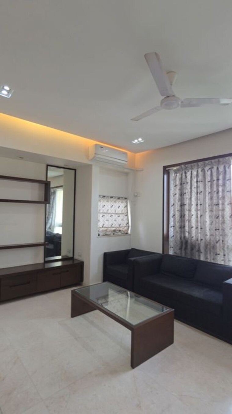 Master Bedroom, hiranandani-meadows 5 Bedroom 5000 Sq.Ft. Penthouse In Manpada Thane 10603414