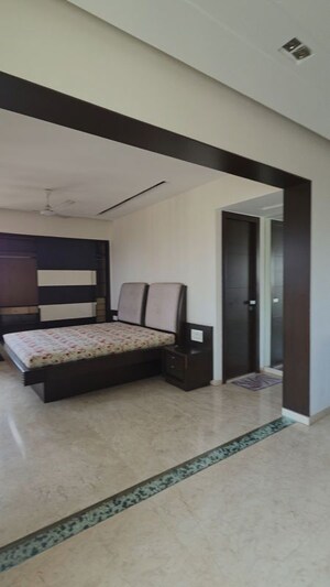 Bedroom in 5 BHK Penthouse at Hiranandani Meadows, Manpada – for Rent