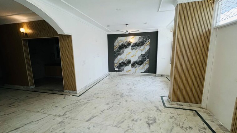 Bedroom, kalkaji 3 Bedroom 200 Sq.Yd. Builder Floor In Kalkaji Delhi 10603422