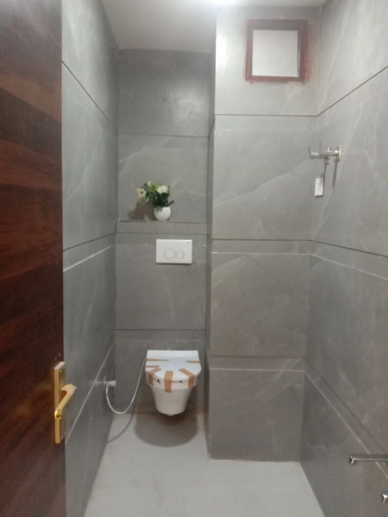 Bathroom, mohan garden 2 Bedroom 540 Sq.Ft. Builder Floor In Mohan Garden Delhi 10603427