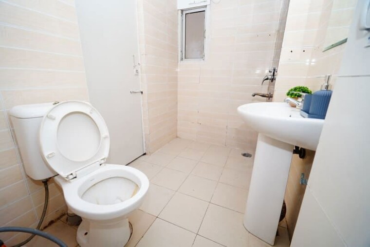 Bathroom, amrapali-zodiac 3 Bedroom 1530 Sq.Ft. Apartment In Sector 120 Noida 10603428