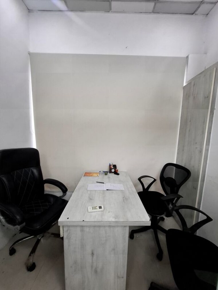 Team Area, netaji subhash place Commercial Office Space 264 Sq.Ft. In Netaji Subhash Place Delhi 10603429