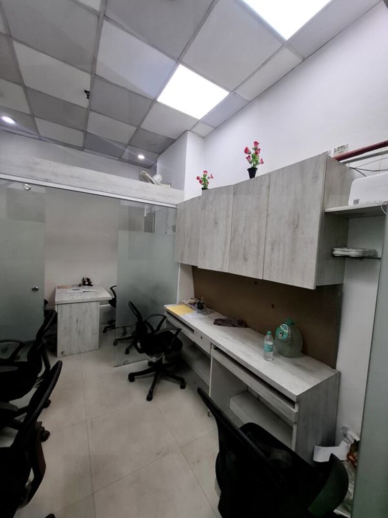 Team Area, netaji subhash place Commercial Office Space 264 Sq.Ft. In Netaji Subhash Place Delhi 10603429