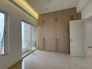 Room in 4 BHK Apartment at Indiabulls Sky Forest, Lower Parel – for Rent