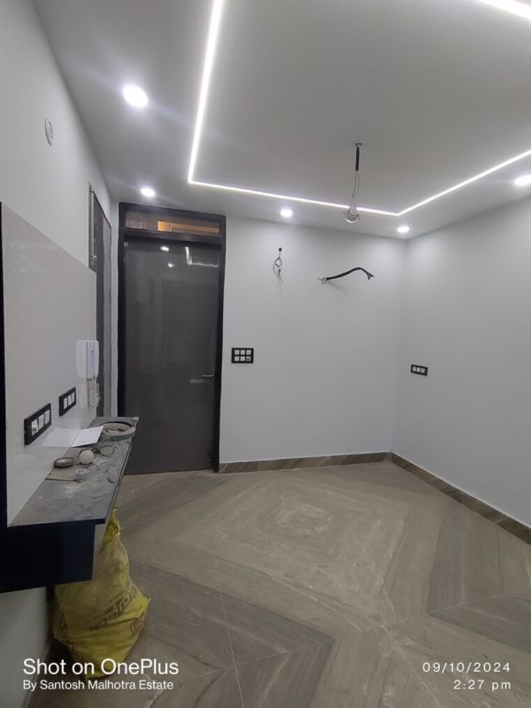 Bathroom, dwarka mor 2 Bedroom 50 Sq.Yd. Builder Floor In Dwarka Mor Delhi 10603438