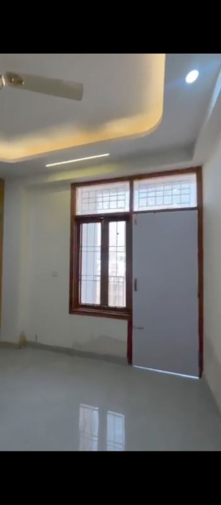 Room, deep-homes-sector-73 2 Bedroom 1000 Sq.Ft. Builder Floor In Sector 73 Noida 10599334