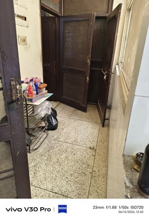 Parking in 4 BHK Builder Floor at Ramesh Nagar – for Sale