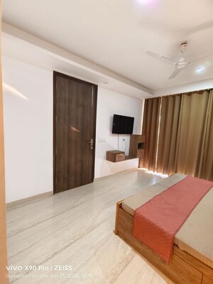 Bedroom in 1 BHK Builder Floor at Sector 42 – for Rent