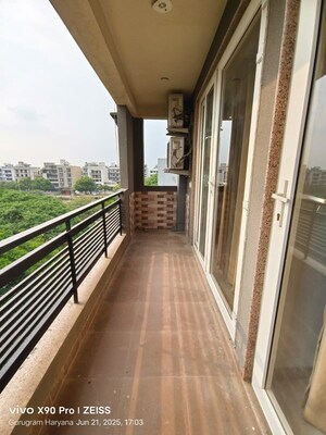 Balcony in 1 BHK Builder Floor at Sector 42 – for Rent