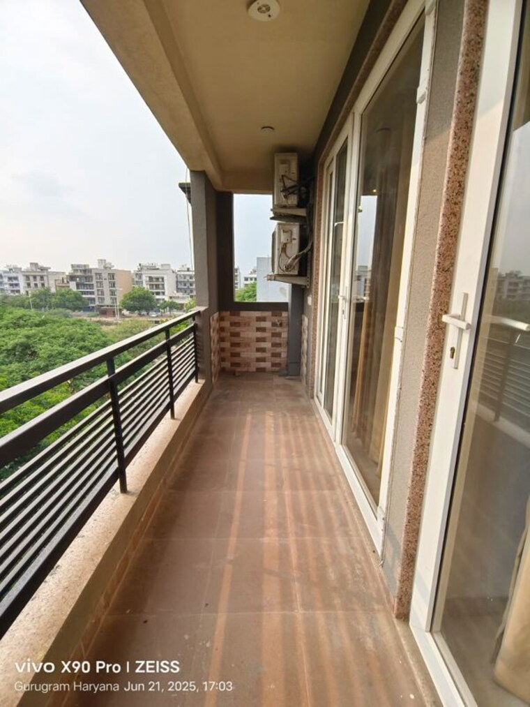 Balcony, sector 42 1 Bedroom 650 Sq.Ft. Builder Floor In Sector 42 Gurgaon 10603545