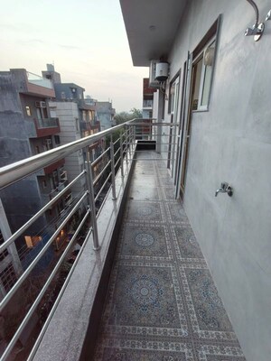 Balcony in 1 RK Builder Floor at South City 1 – for Rent