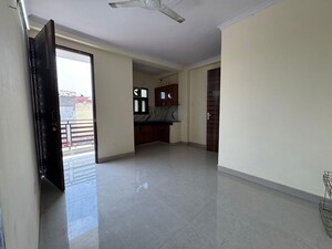 Room in 1 BHK Apartment at Chattarpur – for Rent