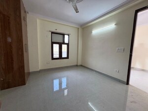 Room in 1 BHK Apartment at Chattarpur – for Rent