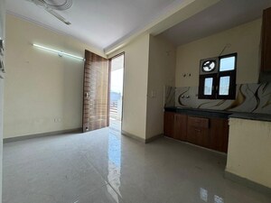 Room in 1 BHK Apartment at Chattarpur – for Rent