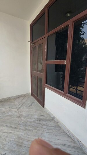 Room in 2 BHK Builder Floor at Sector 45 – for Rent